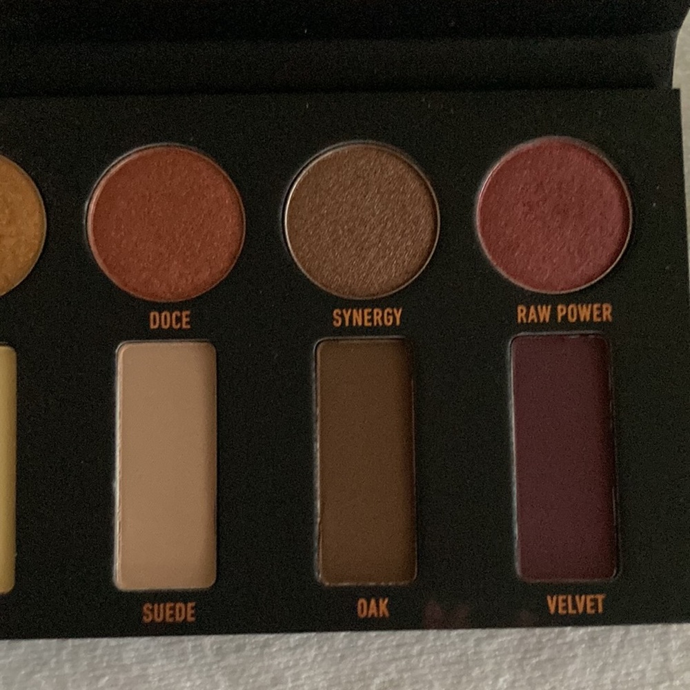 NEW Kat Von D KVD Beauty Metal Matte Mini Eyeshadow Palette Limited Edition NIB - Picture 10 of 12